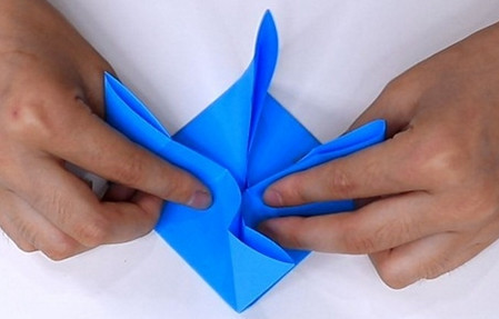 帆船怎么折?帆船的折法简单又漂亮(帆船折纸附图解)插图9 帆船怎么折?帆船的折法简单又漂亮(帆船折纸附图解)