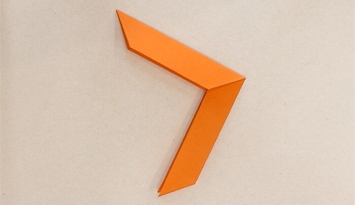 回旋镖怎么折?回旋镖的折法简单又漂亮(回旋镖折纸附图解)插图6 回旋镖怎么折?回旋镖的折法简单又漂亮(回旋镖折纸附图解)