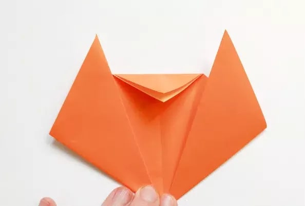 虎年纸老虎怎么折?纸老虎的折法简单又漂亮(纸老虎折纸附图解)插图6 虎年纸老虎怎么折?纸老虎的折法简单又漂亮(纸老虎折纸附图解)