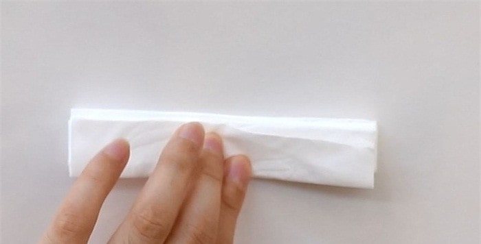 餐巾纸康乃馨怎么折?康乃馨的折法简单又漂亮(康乃馨折纸附图解)插图2 餐巾纸康乃馨怎么折?康乃馨的折法简单又漂亮(康乃馨折纸附图解)