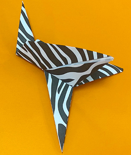 斑马怎么折?斑马的折法简单又漂亮(斑马折纸附图解)插图9 斑马怎么折?斑马的折法简单又漂亮(斑马折纸附图解)