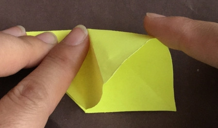 八角飞镖怎么折?八角飞镖的折法简单又漂亮(八角飞镖折纸附图解)插图6 八角飞镖怎么折?八角飞镖的折法简单又漂亮(八角飞镖折纸附图解)