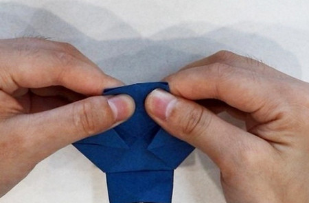 裤子怎么折？裤子的折法简单又漂亮（裤子折纸附图解）