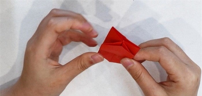 状元帽怎么折?状元帽的折法简单又漂亮(状元帽折纸附图解)插图8 状元帽怎么折?状元帽的折法简单又漂亮(状元帽折纸附图解)