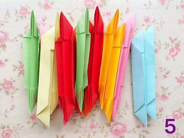五彩莲花怎么折？五彩莲花的折法简单又漂亮（五彩莲花折纸附图解）