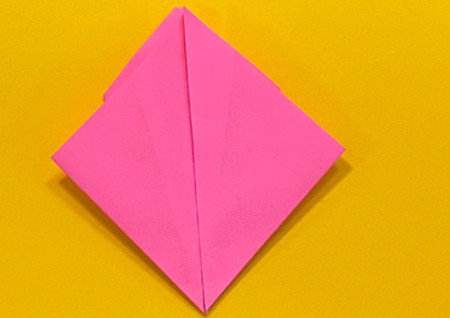 公主裙怎么折?公主裙的折法简单又漂亮(公主裙折纸附图解)插图6 公主裙怎么折?公主裙的折法简单又漂亮(公主裙折纸附图解)