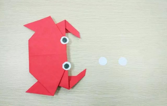 螃蟹怎么折?螃蟹的折法简单又漂亮(螃蟹折纸附图解)插图13 螃蟹怎么折?螃蟹的折法简单又漂亮(螃蟹折纸附图解)