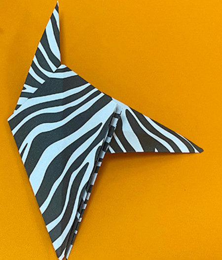 斑马怎么折?斑马的折法简单又漂亮(斑马折纸附图解)插图8 斑马怎么折?斑马的折法简单又漂亮(斑马折纸附图解)