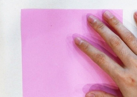 荷花怎么折?荷花的折法简单又漂亮(荷花折纸附图解)插图1 荷花怎么折?荷花的折法简单又漂亮(荷花折纸附图解)