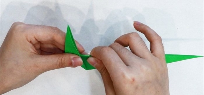 立体纸蛇怎么折?立体纸蛇的折法简单又漂亮(立体纸蛇折纸附图解)插图6 立体纸蛇怎么折?立体纸蛇的折法简单又漂亮(立体纸蛇折纸附图解)