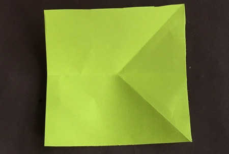 八角飞镖怎么折?八角飞镖的折法简单又漂亮(八角飞镖折纸附图解)插图3 八角飞镖怎么折?八角飞镖的折法简单又漂亮(八角飞镖折纸附图解)