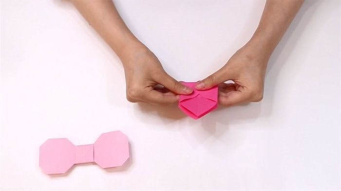 蝴蝶结怎么折？蝴蝶结的折法简单又漂亮（蝴蝶结折纸附图解）