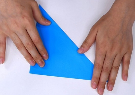 帆船怎么折?帆船的折法简单又漂亮(帆船折纸附图解)插图2 帆船怎么折?帆船的折法简单又漂亮(帆船折纸附图解)