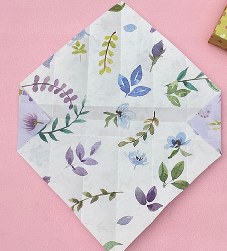 购物袋怎么折?购物袋的折法简单又漂亮(购物袋折纸附图解)插图8 购物袋怎么折?购物袋的折法简单又漂亮(购物袋折纸附图解)