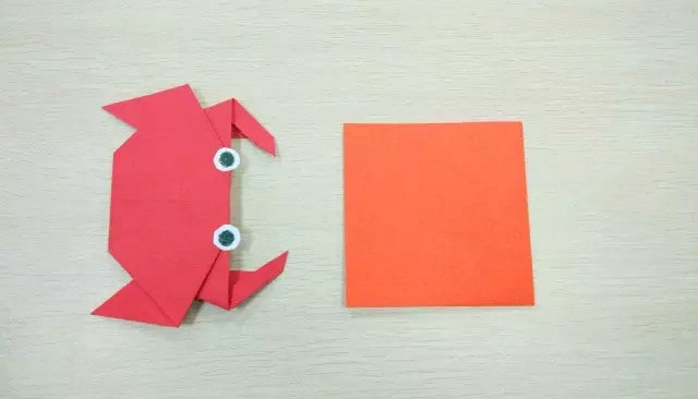 螃蟹怎么折?螃蟹的折法简单又漂亮(螃蟹折纸附图解)插图4 螃蟹怎么折?螃蟹的折法简单又漂亮(螃蟹折纸附图解)