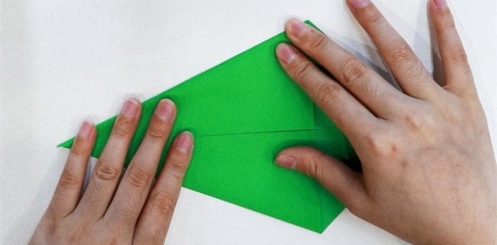 立体纸蛇怎么折?立体纸蛇的折法简单又漂亮(立体纸蛇折纸附图解)插图3 立体纸蛇怎么折?立体纸蛇的折法简单又漂亮(立体纸蛇折纸附图解)