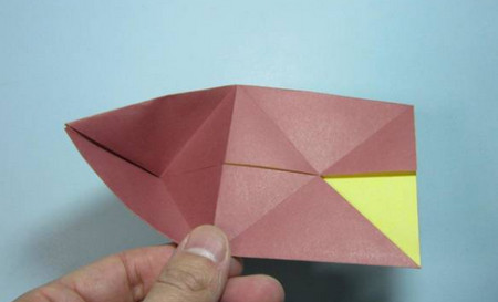 手机支架怎么折?手机支架的折法简单又漂亮(手机支架折纸附图解)插图8 手机支架怎么折?手机支架的折法简单又漂亮(手机支架折纸附图解)