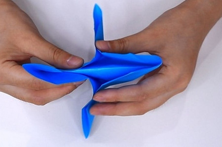 帆船怎么折?帆船的折法简单又漂亮(帆船折纸附图解)插图10 帆船怎么折?帆船的折法简单又漂亮(帆船折纸附图解)