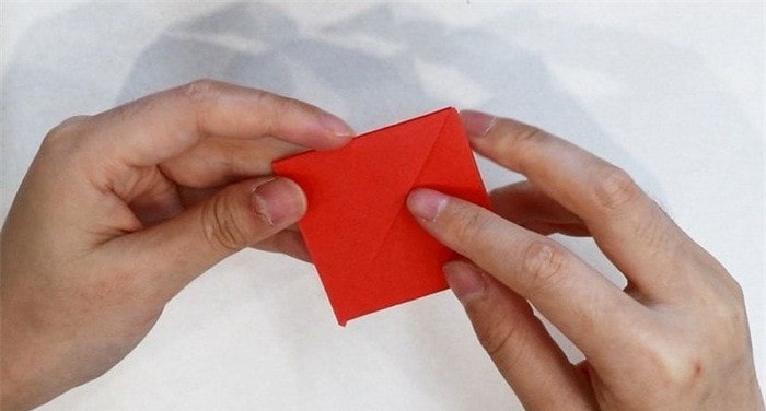 状元帽怎么折?状元帽的折法简单又漂亮(状元帽折纸附图解)插图4 状元帽怎么折?状元帽的折法简单又漂亮(状元帽折纸附图解)