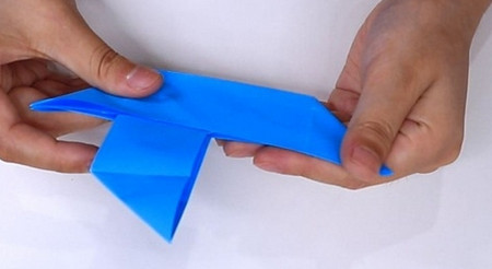 帆船怎么折?帆船的折法简单又漂亮(帆船折纸附图解)插图11 帆船怎么折?帆船的折法简单又漂亮(帆船折纸附图解)