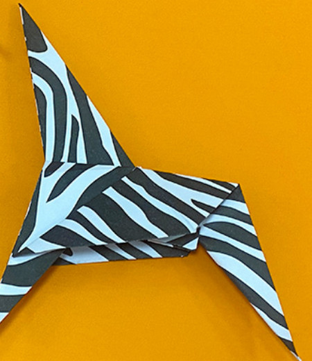 斑马怎么折?斑马的折法简单又漂亮(斑马折纸附图解)插图12 斑马怎么折?斑马的折法简单又漂亮(斑马折纸附图解)