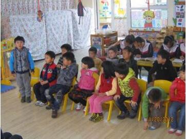 幼儿园小班小兔采蘑菇数学教案插图2 幼儿园小班小兔采蘑菇数学教案