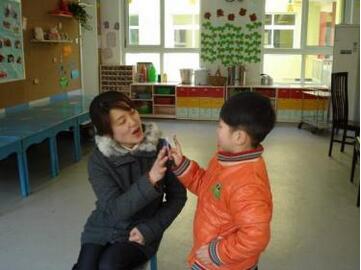 幼儿园中班两只小鸟音乐教案插图1 幼儿园中班两只小鸟音乐教案