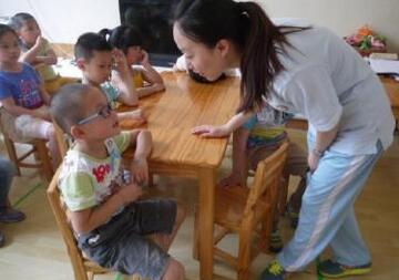 幼儿园大班认识整点时间教案插图1 幼儿园大班认识整点时间教案