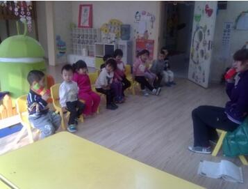 幼儿园打电话儿歌教案插图4 幼儿园打电话儿歌教案