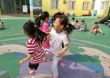 幼儿园大班编花篮游戏教案插图1 幼儿园大班编花篮游戏教案