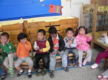 幼儿园小班布娃娃儿歌音乐教案插图2 幼儿园小班布娃娃儿歌音乐教案