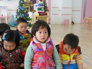 幼儿园打电话儿歌教案插图2 幼儿园打电话儿歌教案
