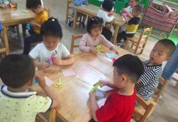 幼儿园小班创意太阳公公美术教案插图1 幼儿园小班创意太阳公公美术教案