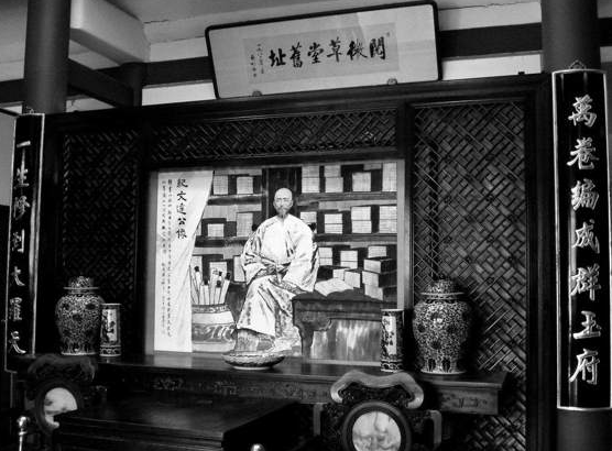 「中华对联故事」自解妙对正应景