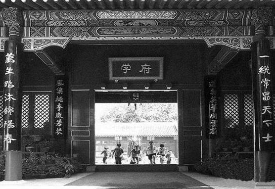 「中华对联故事」王尔烈联激考官