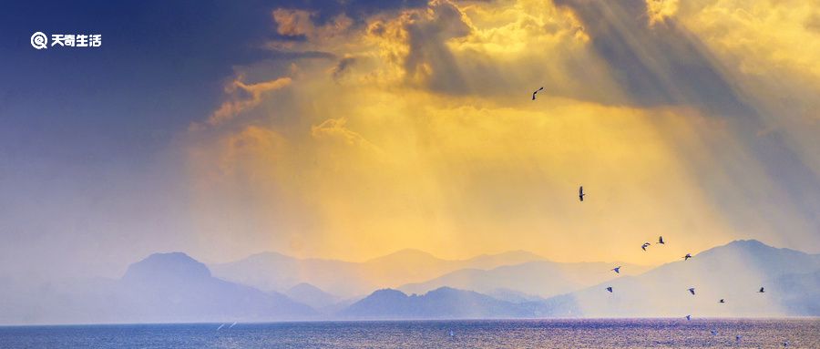 秦皇岛外打鱼船一片汪向谁边全诗 秦皇岛外打鱼船一片汪向谁边全诗翻译插图3 秦皇岛外打鱼船一片汪向谁边全诗 秦皇岛外打鱼船一片汪向谁边全诗翻译