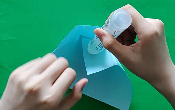 礼物袋的折法 简单可爱小礼袋的折法插图6 礼物袋的折法 简单可爱小礼袋的折法