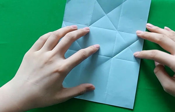 礼物袋的折法 简单可爱小礼袋的折法插图5 礼物袋的折法 简单可爱小礼袋的折法