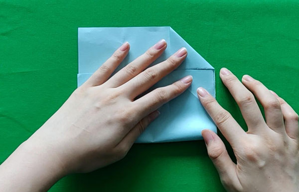 礼物袋的折法 简单可爱小礼袋的折法插图4 礼物袋的折法 简单可爱小礼袋的折法