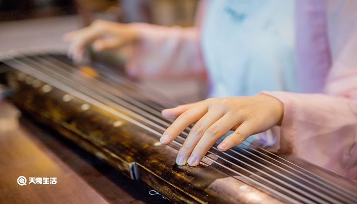 工之侨得良桐焉文言文翻译 工之侨献琴文言文插图2 工之侨得良桐焉文言文翻译 工之侨献琴文言文