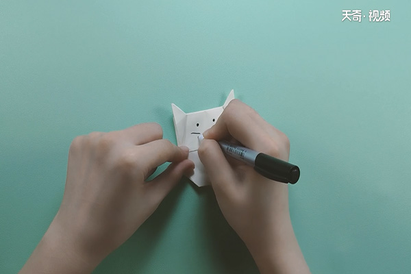 猫咪书签的折法插图7 猫咪书签的折法