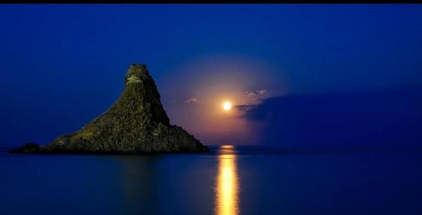 精选前人写月七言绝句诗21首