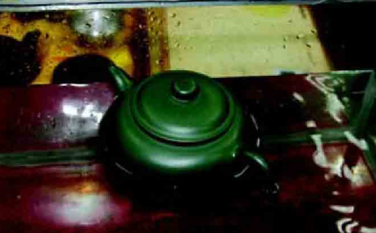 【生活中的科学】为什么用紫砂壶泡茶优于用别的器皿?