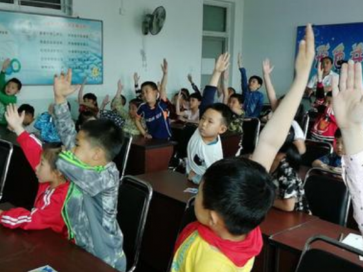 孩子上课发言不积极，其实是这出了问题，家长要及时引导