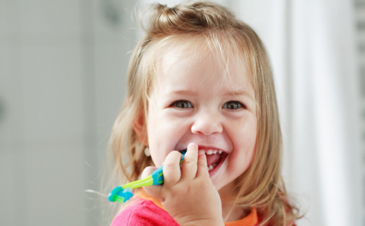 儿童乳牙掉了之后，上牙为什么要向下扔，下牙为什么要向上扔？（上牙下扔、下牙上扔的习俗）