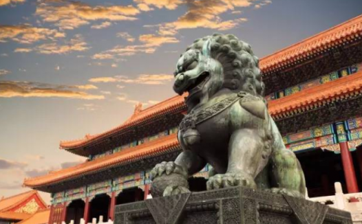 为什么银行等金融机构门口不放财神爷，而是放着两尊石狮子？（石狮子的作用与用途）