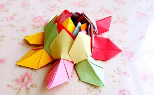 五彩莲花怎么折?五彩莲花的折法简单又漂亮(五彩莲花折纸附图解)